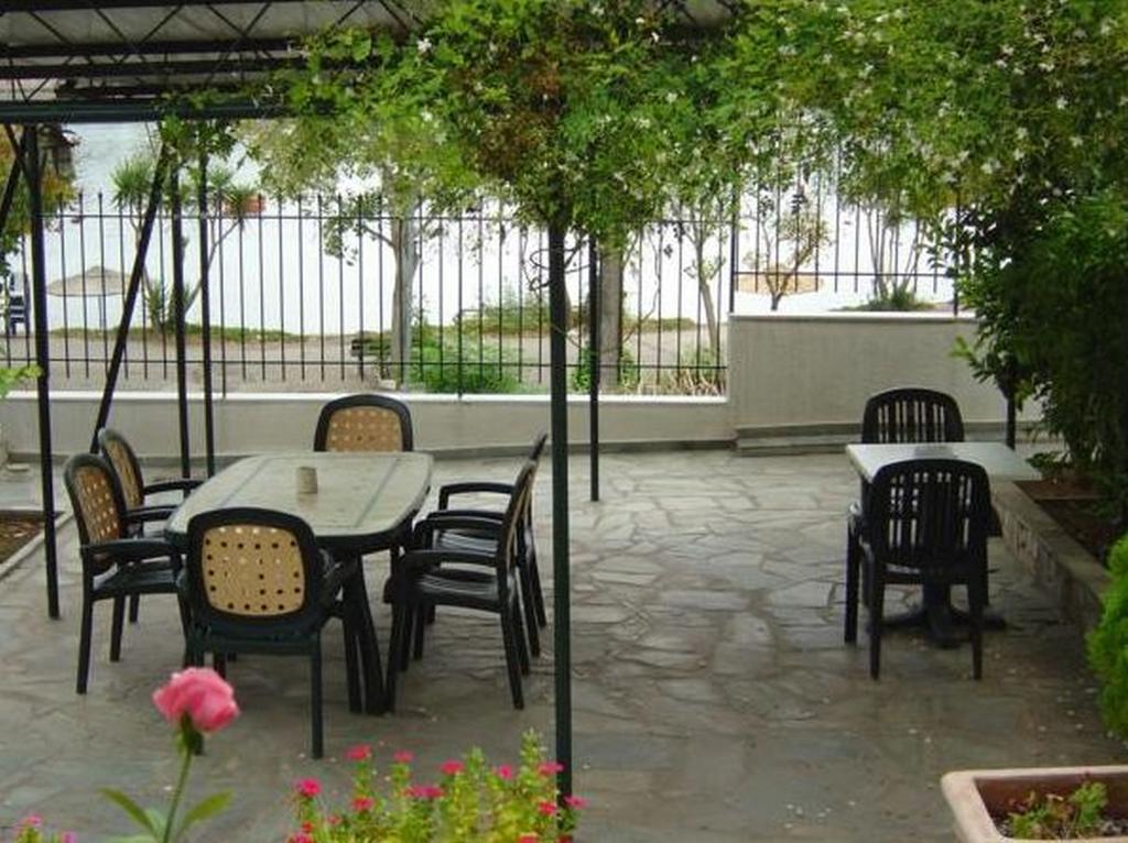 Morfeas Hotel Chalkís Exterior foto